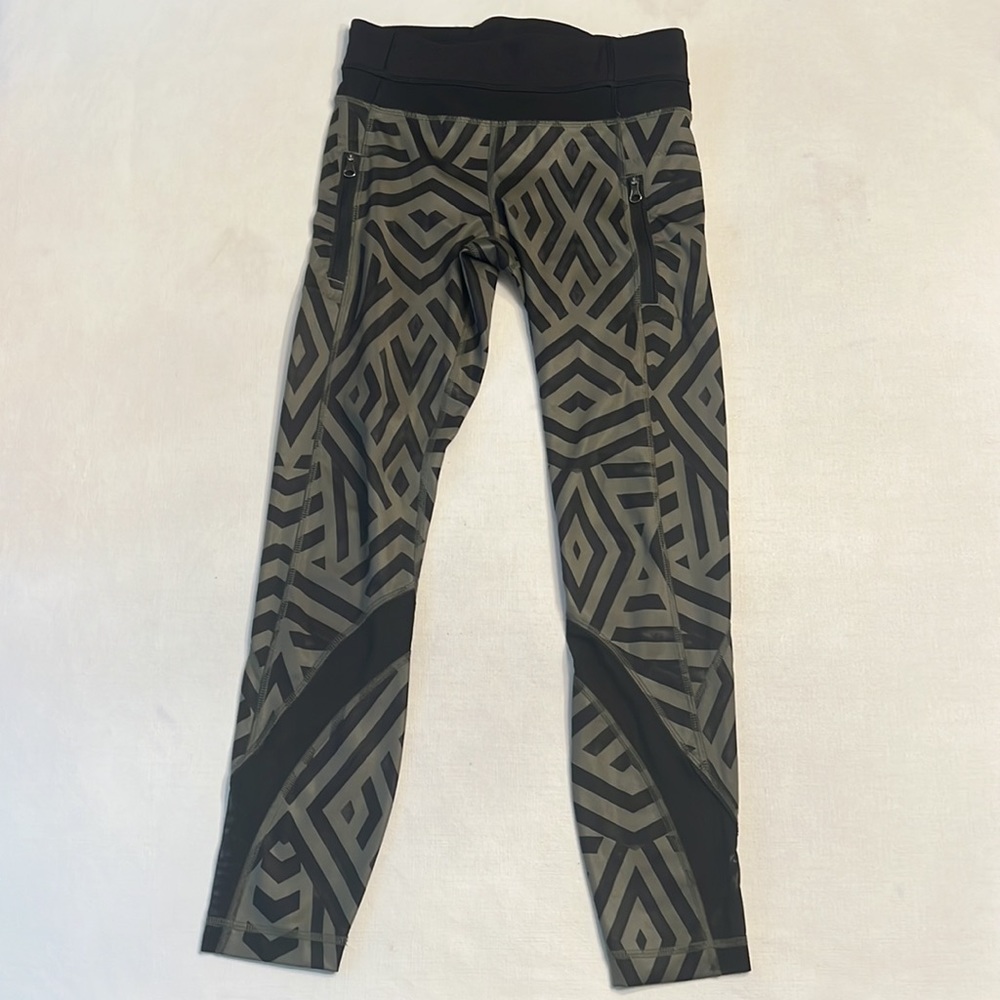 Lululemon Inspire Tight II *Full-On Luxtreme Chevron Shuffle Fatigue Green Blk